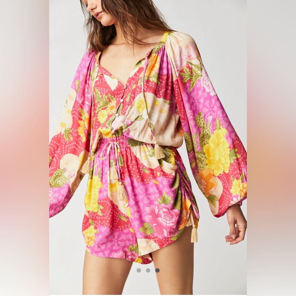 SPELL Joshua Tree Floral Romper Medium Like New.